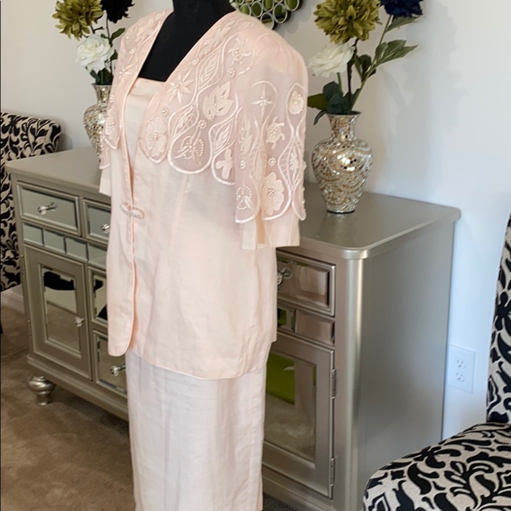 🛍Beautiful Beaded Suit - Picture 2 of 4